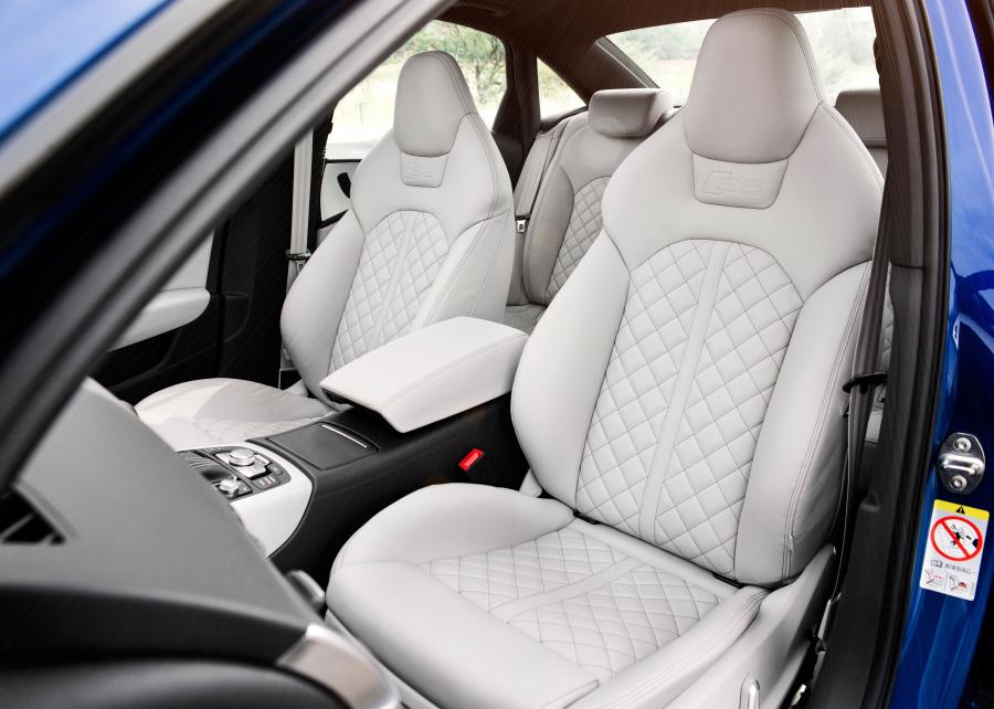 Интерьер Audi S6 Sedan (4G, C7) 2015 года  (ZA) (фото 11 из 11)